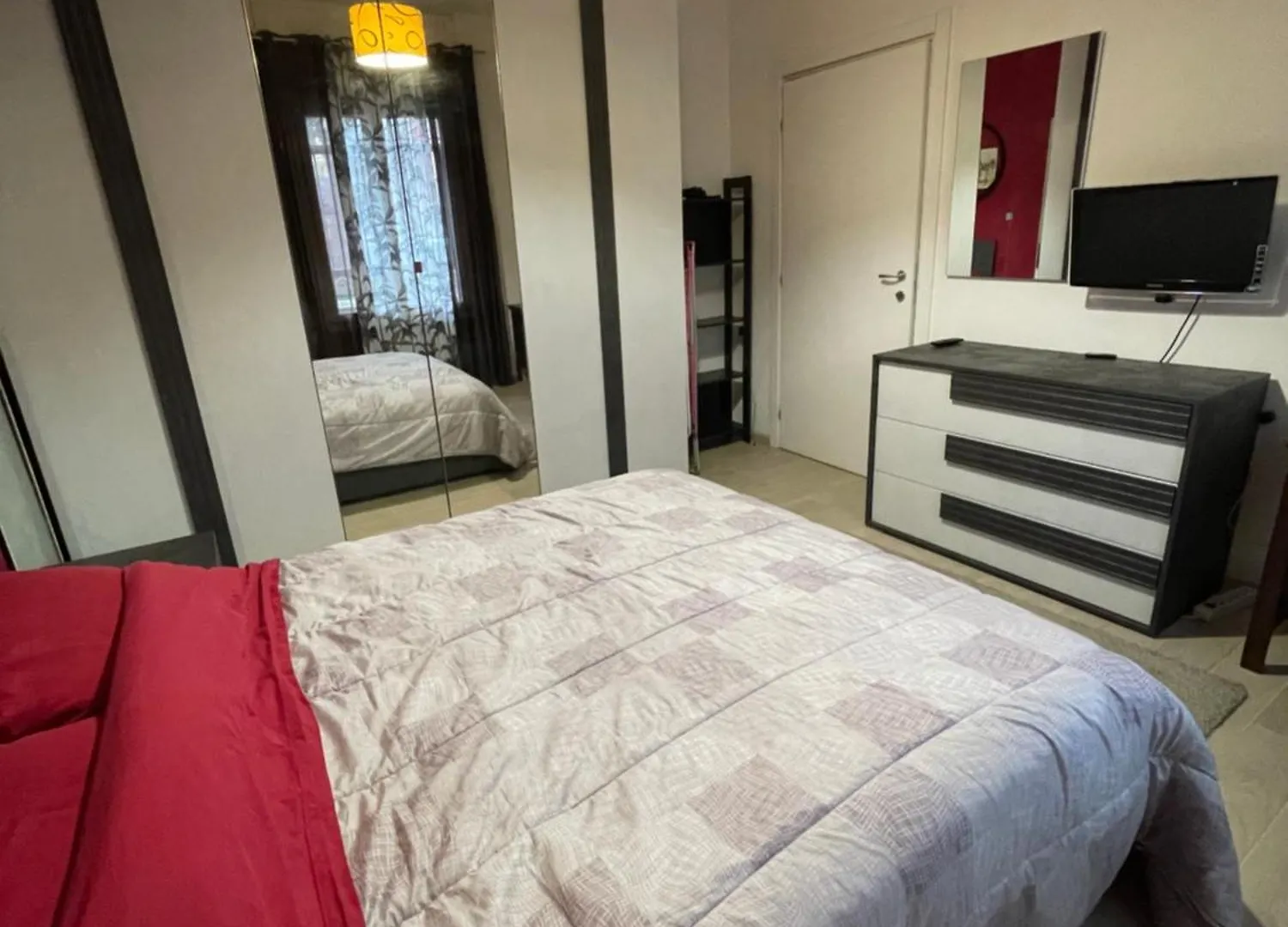 The Red Apartment2 Milano 0*,  Italia